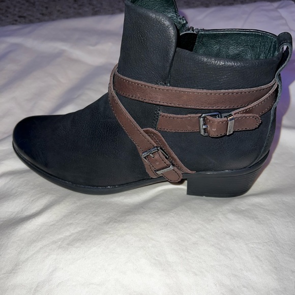 Bussola Black Leather  Ankle Boots - Picture 6 of 11